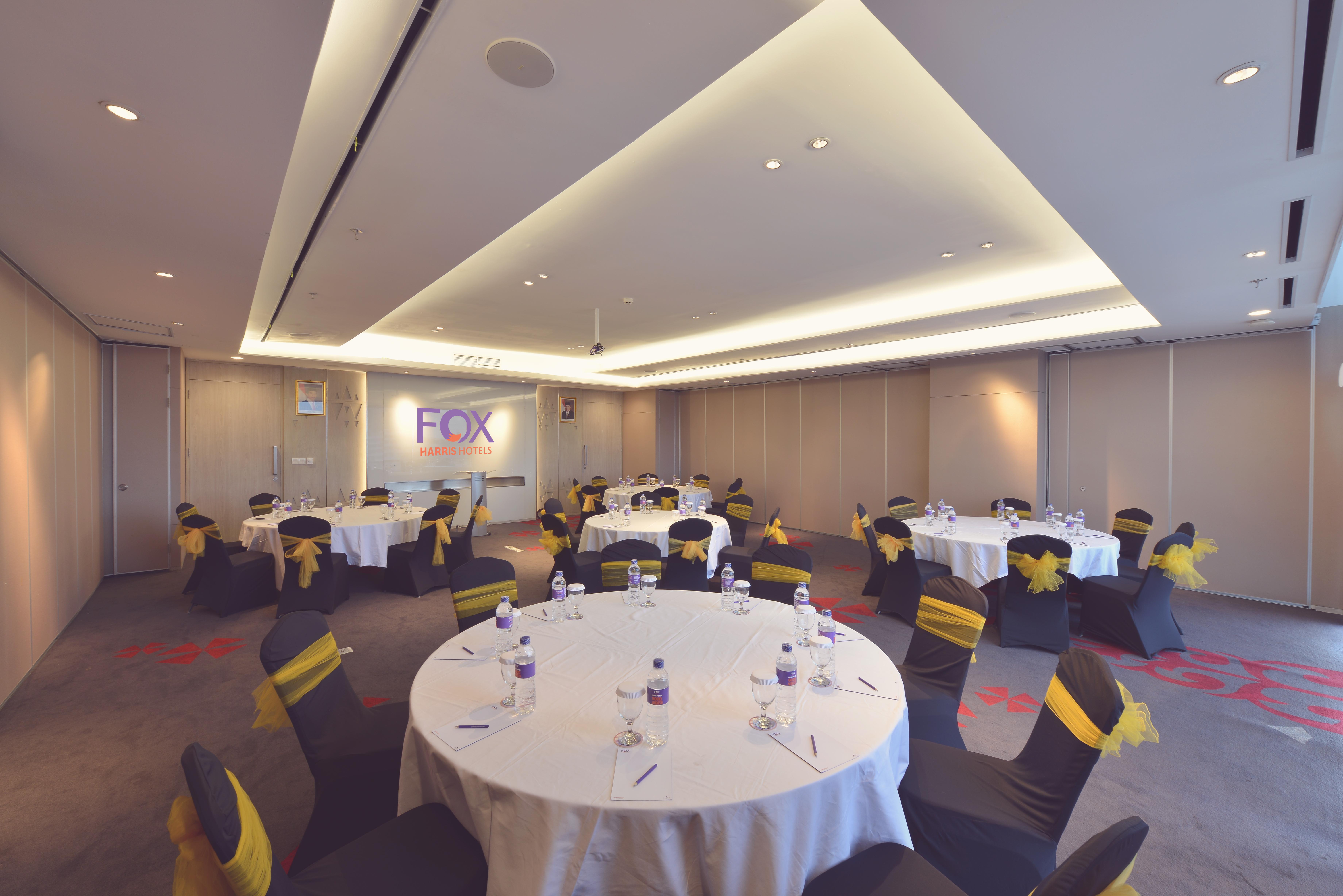 Fox Hotel Pekanbaru Exterior foto