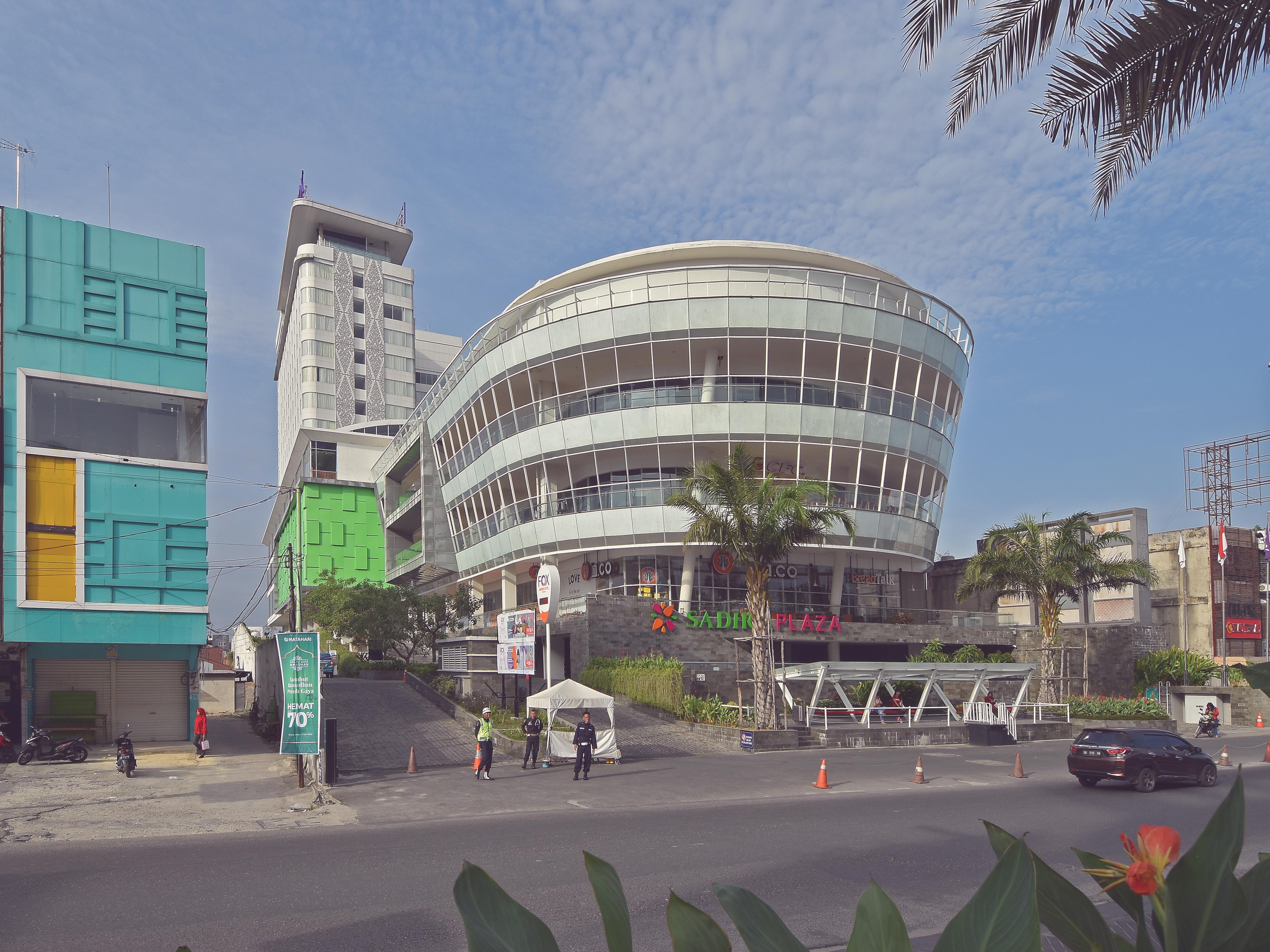 Fox Hotel Pekanbaru Exterior foto
