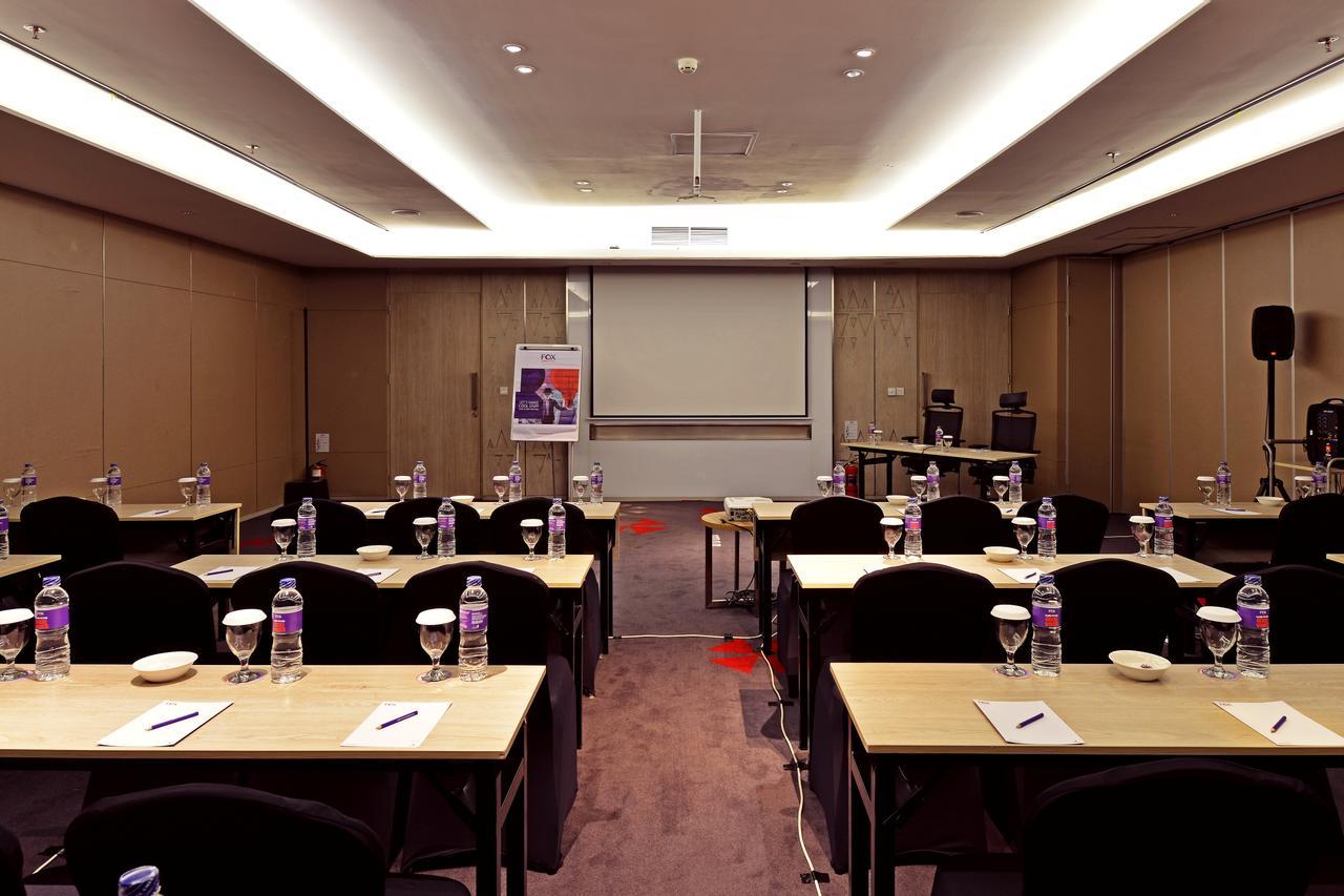 Fox Hotel Pekanbaru Exterior foto